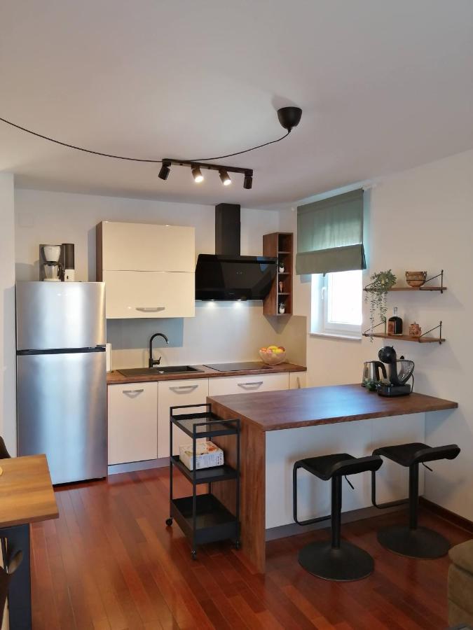 Apartment Iva Šilo Eksteriør bilde