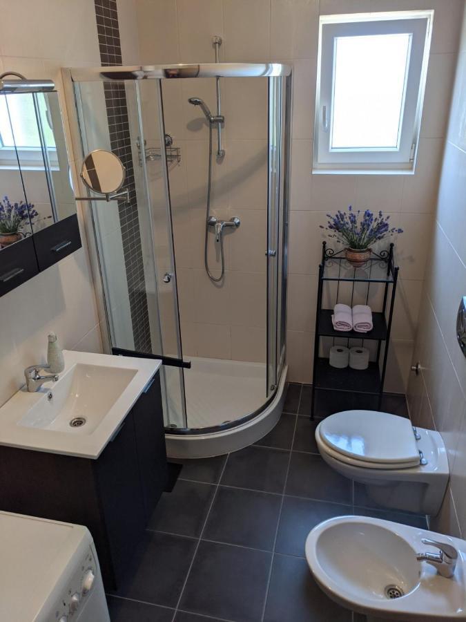 Apartment Iva Šilo Eksteriør bilde