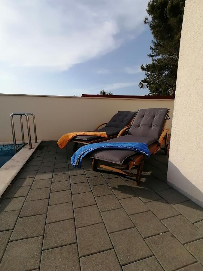 Apartment Iva Šilo Eksteriør bilde